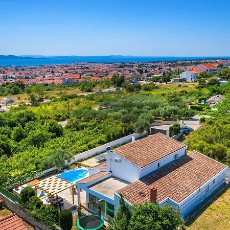 Poolincluded Villa Elia