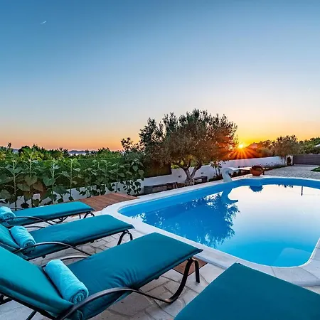 Vikendica Poolincluded Villa Elia Zadar