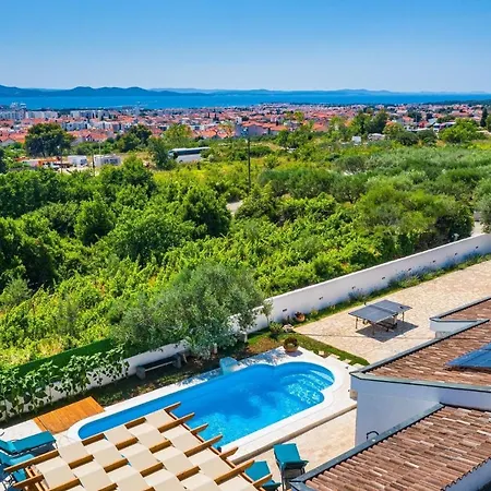 Poolincluded Villa Elia *