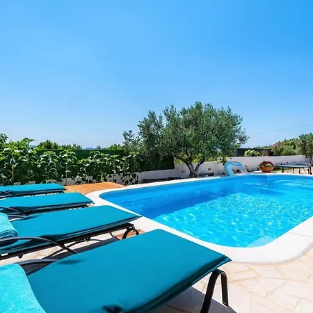 Poolincluded Villa Elia Vikendica *