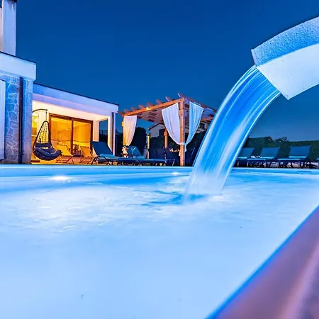 Poolincluded Villa Elia Vikendica *