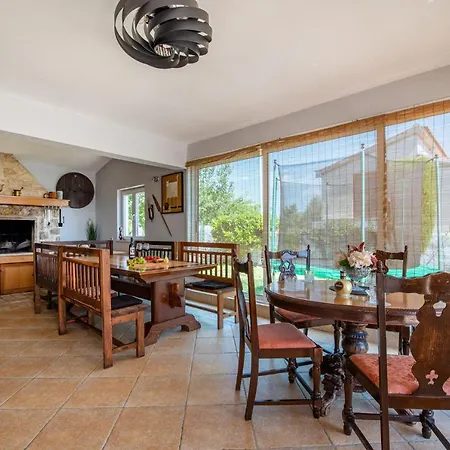 Vikendica Poolincluded Villa Elia