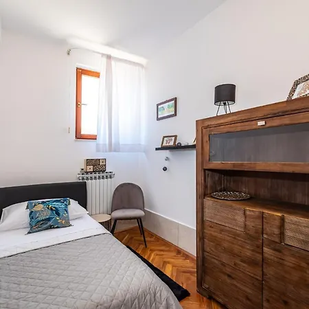 Poolincluded Villa Elia