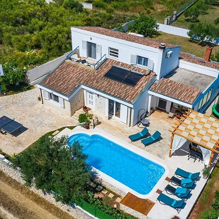 Vikendica Poolincluded Villa Elia