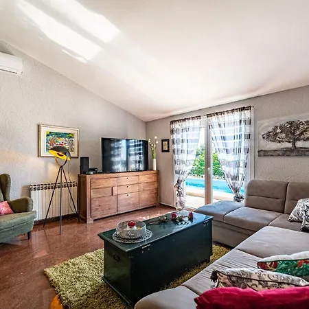 Vikendica Poolincluded Villa Elia *